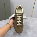 Brauner Wildleder-Low-Top mit Kontrastsohle – Herren