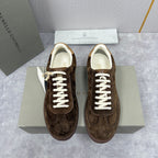 Brauner Wildleder-Low-Top mit Kontrastsohle – Herren