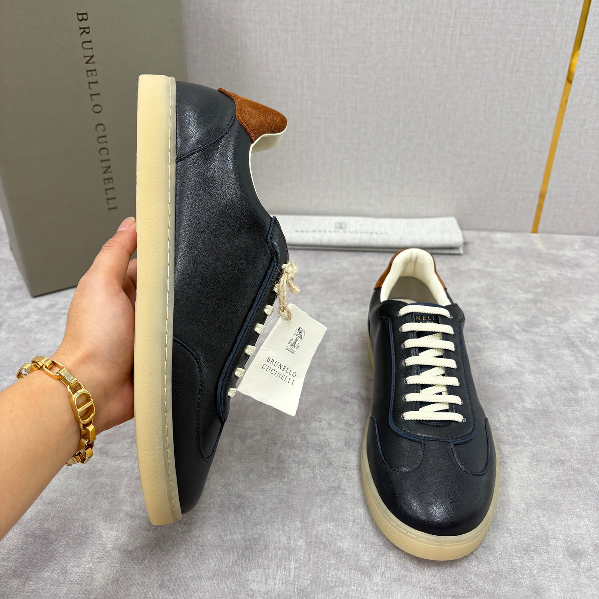 Cremefarbener Leder-Sneaker mit Gummisohle - Herren