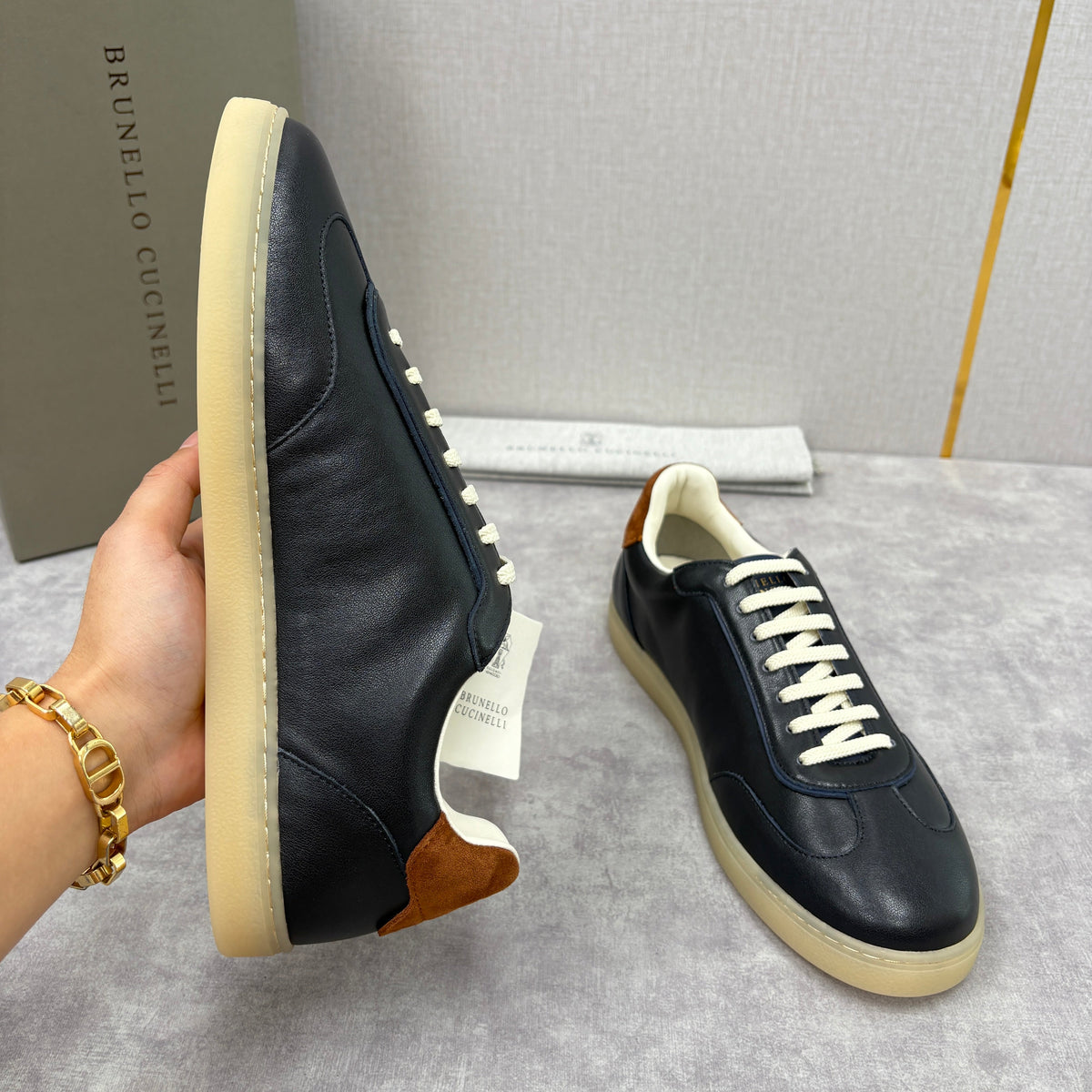 Cremefarbener Leder-Sneaker mit Gummisohle - Herren