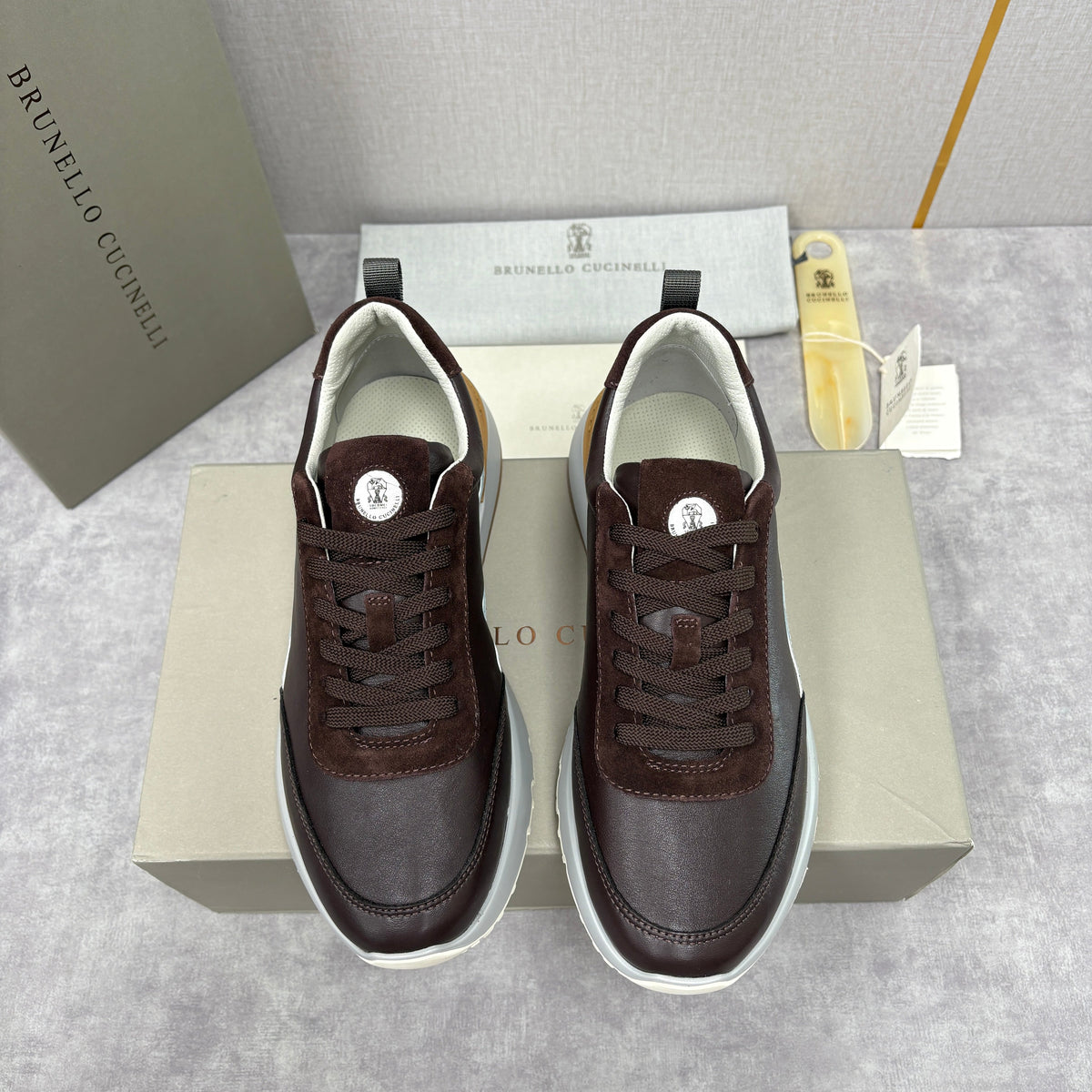 Grauer Nylon-Lug-Sole-Runner – Herren