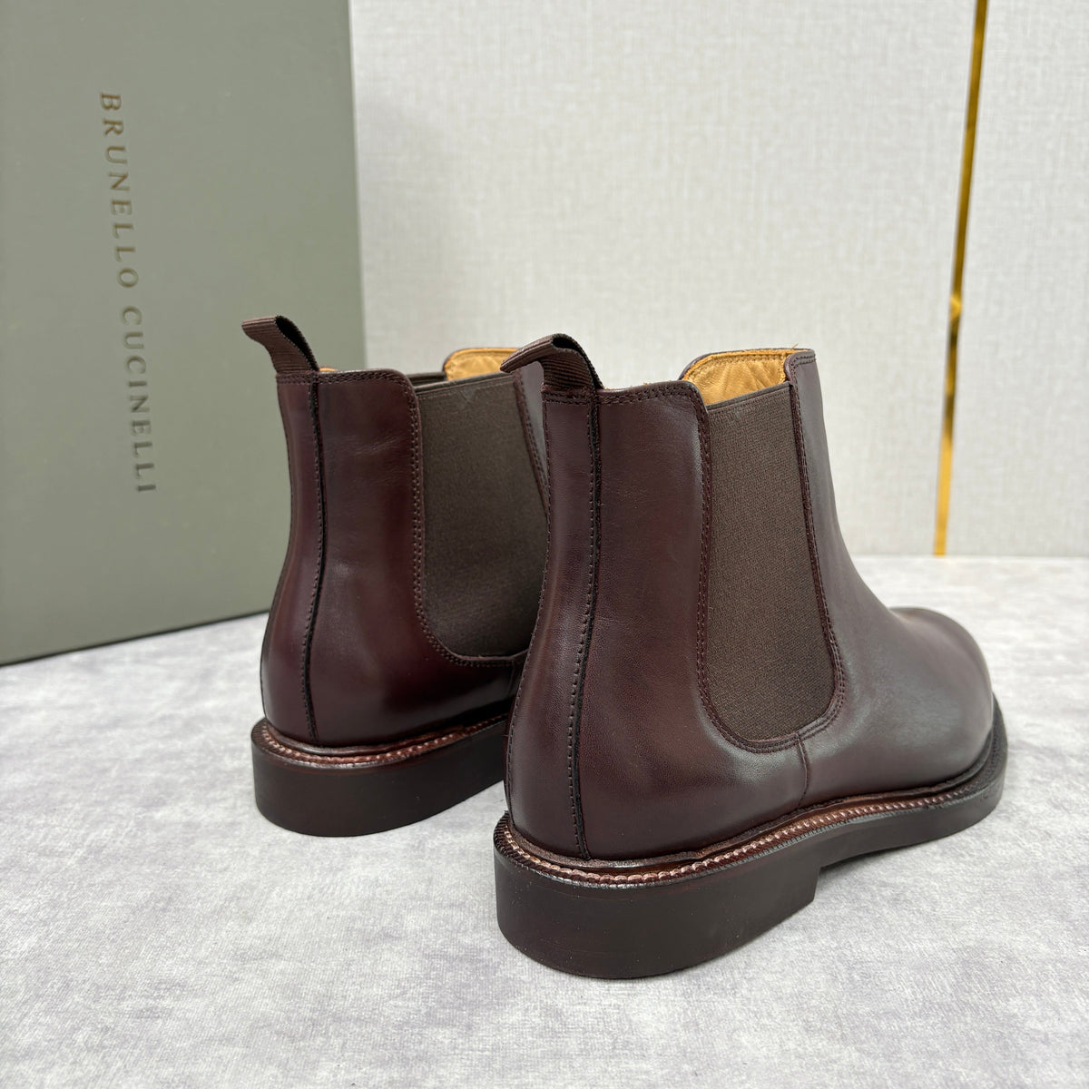 Burgunderfarbener Leder Chelsea Boot mit gestapeltem Absatz – Herren