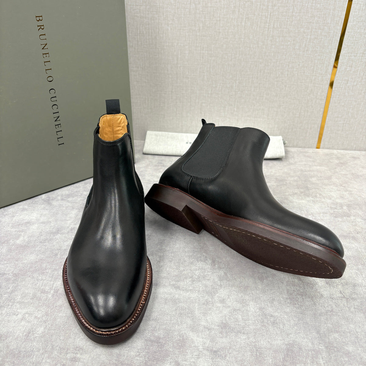 Burgunderfarbener Leder Chelsea Boot mit gestapeltem Absatz – Herren