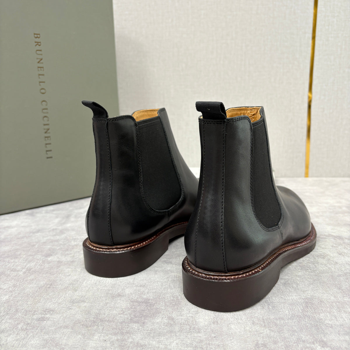 Burgunderfarbener Leder Chelsea Boot mit gestapeltem Absatz – Herren