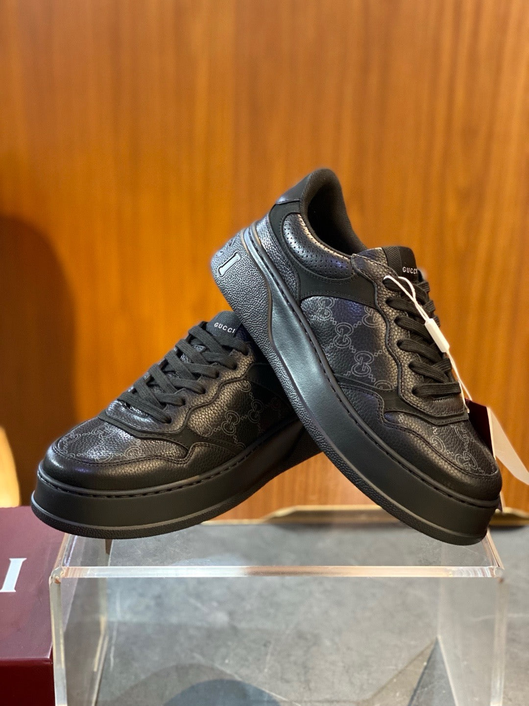Brauner Leder-Low-Top mit Prägung – Herren