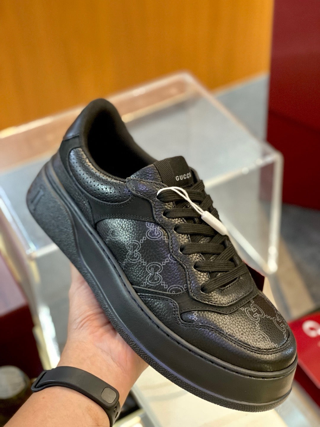 Brauner Leder-Low-Top mit Prägung – Herren