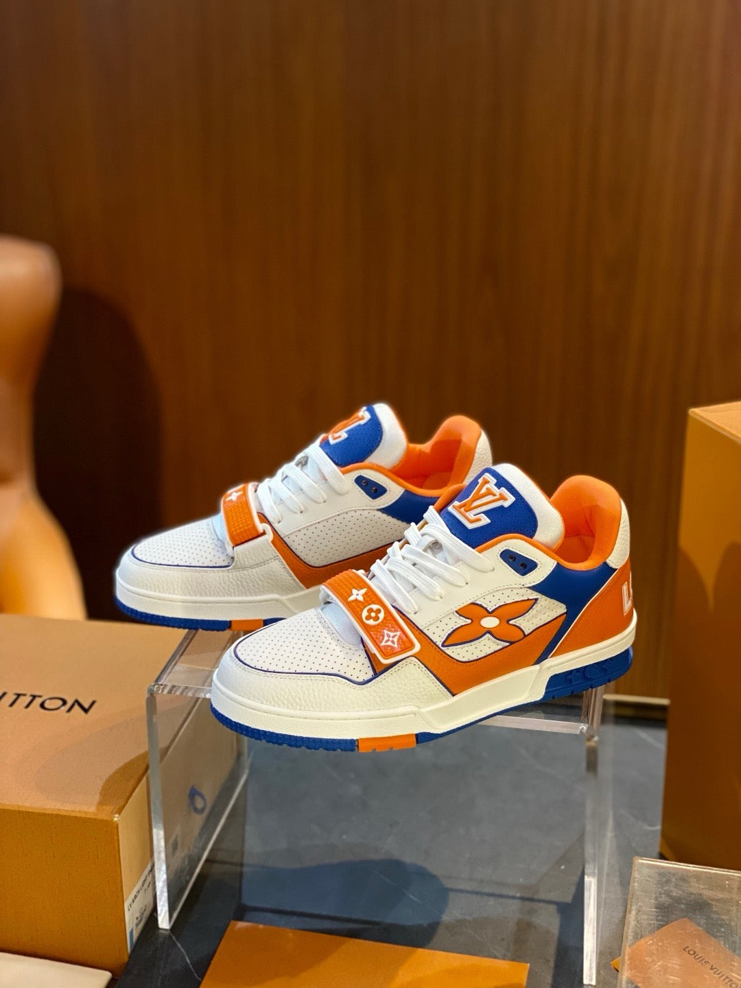 Trainer Orange and Blue