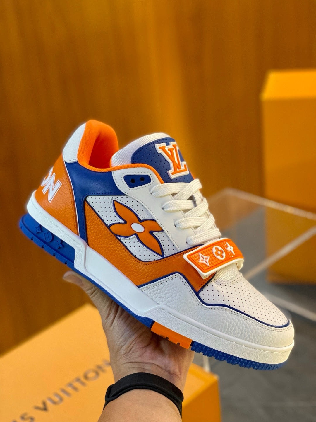 Trainer Orange and Blue
