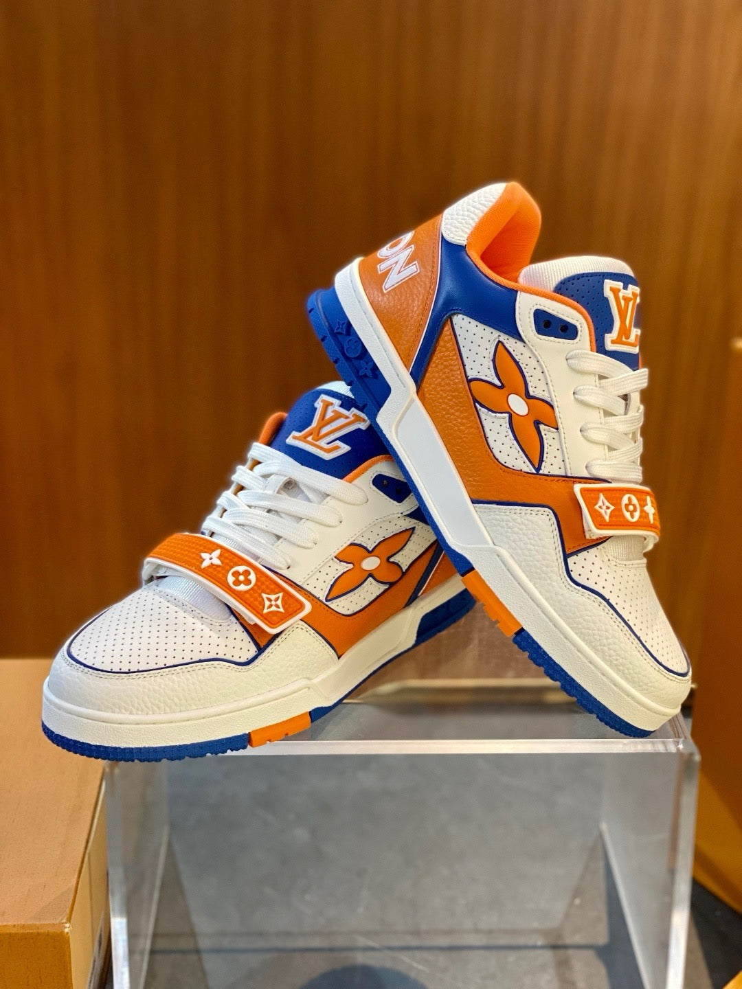 Trainer Orange and Blue