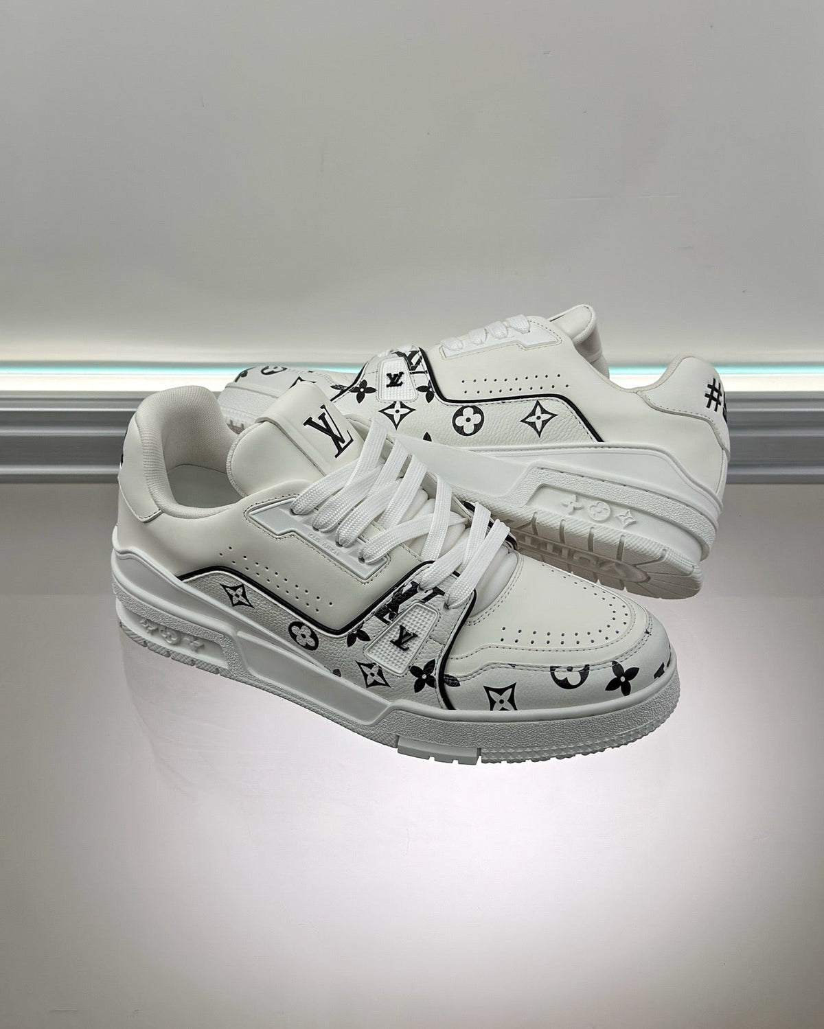 White Leather Graphic Print Low-Top - Men's