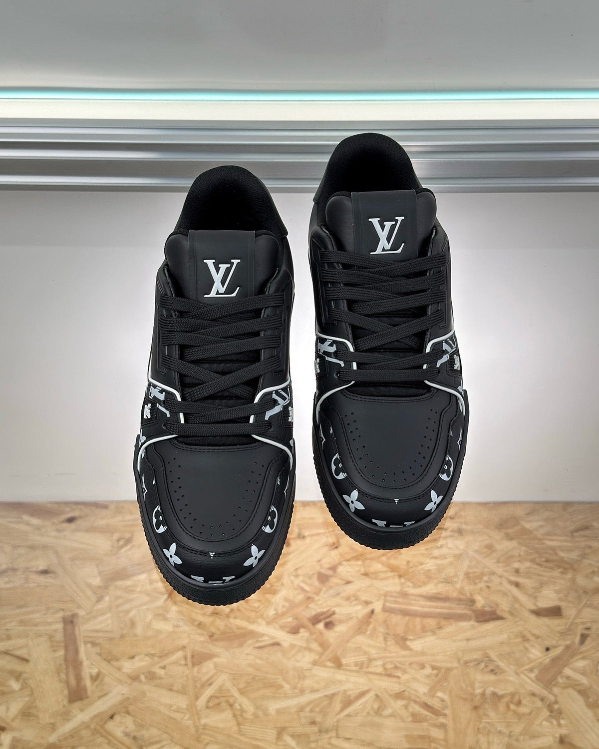 White Leather Graphic Print Low-Top - Men's