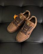 Beige Wildleder-Sneaker mit Logo – Herren