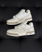 Cremefarbener Leder-Sneaker mit Ton-in-Ton-Details – Herren