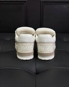 Cremefarbener Leder-Sneaker mit Ton-in-Ton-Details – Herren