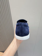 Loafer aus schwarzem Wildleder mit Kontrastsohle – Herren