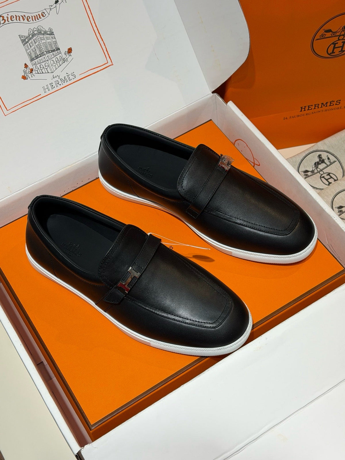Black Leather Metal Detail Loafer - Men's