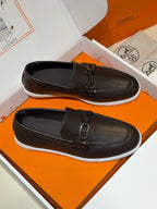 Schwarzer Loafer aus Leder mit Metalldetails – Herren