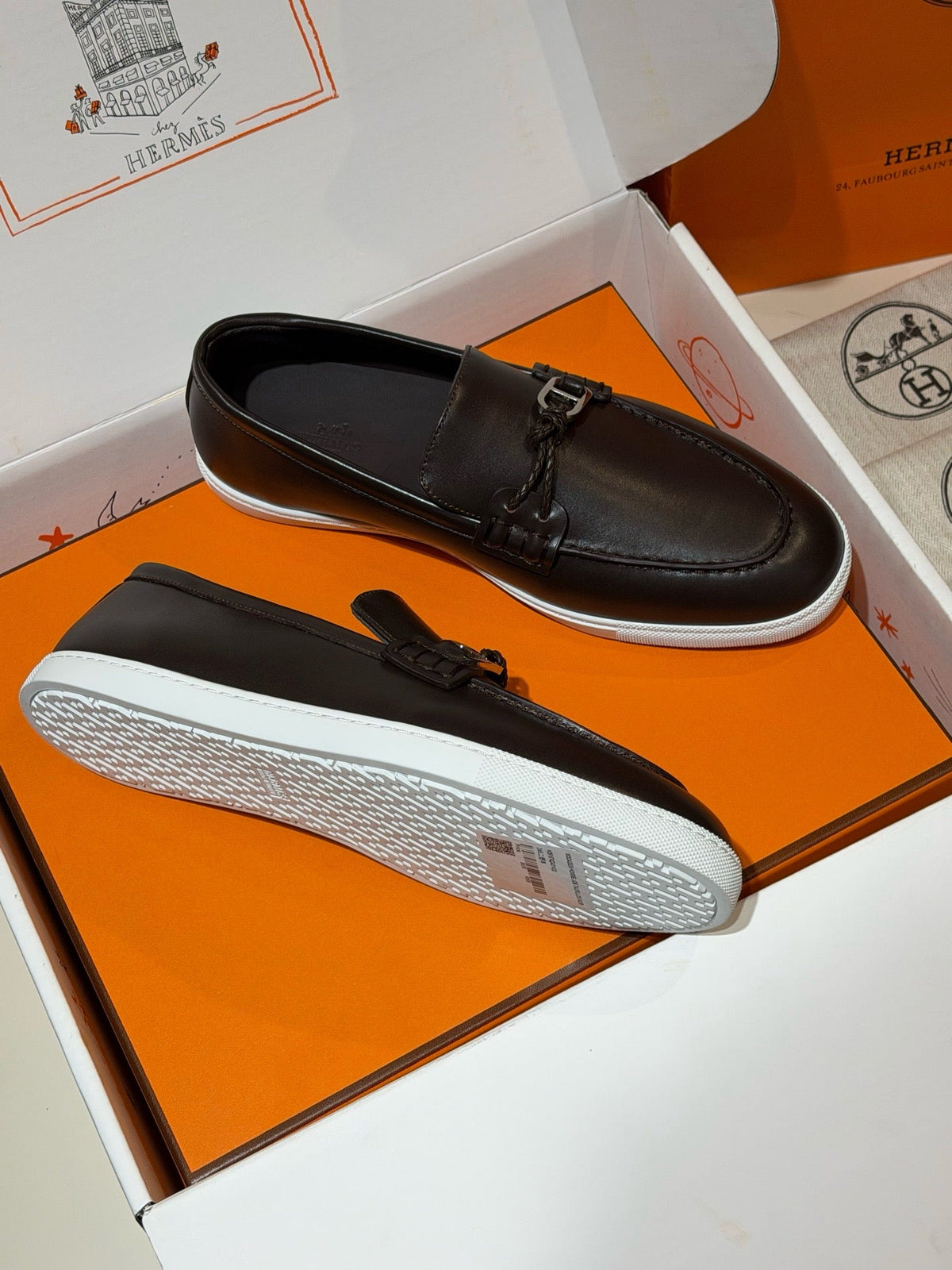 Schwarzer Loafer aus Leder mit Metalldetails – Herren