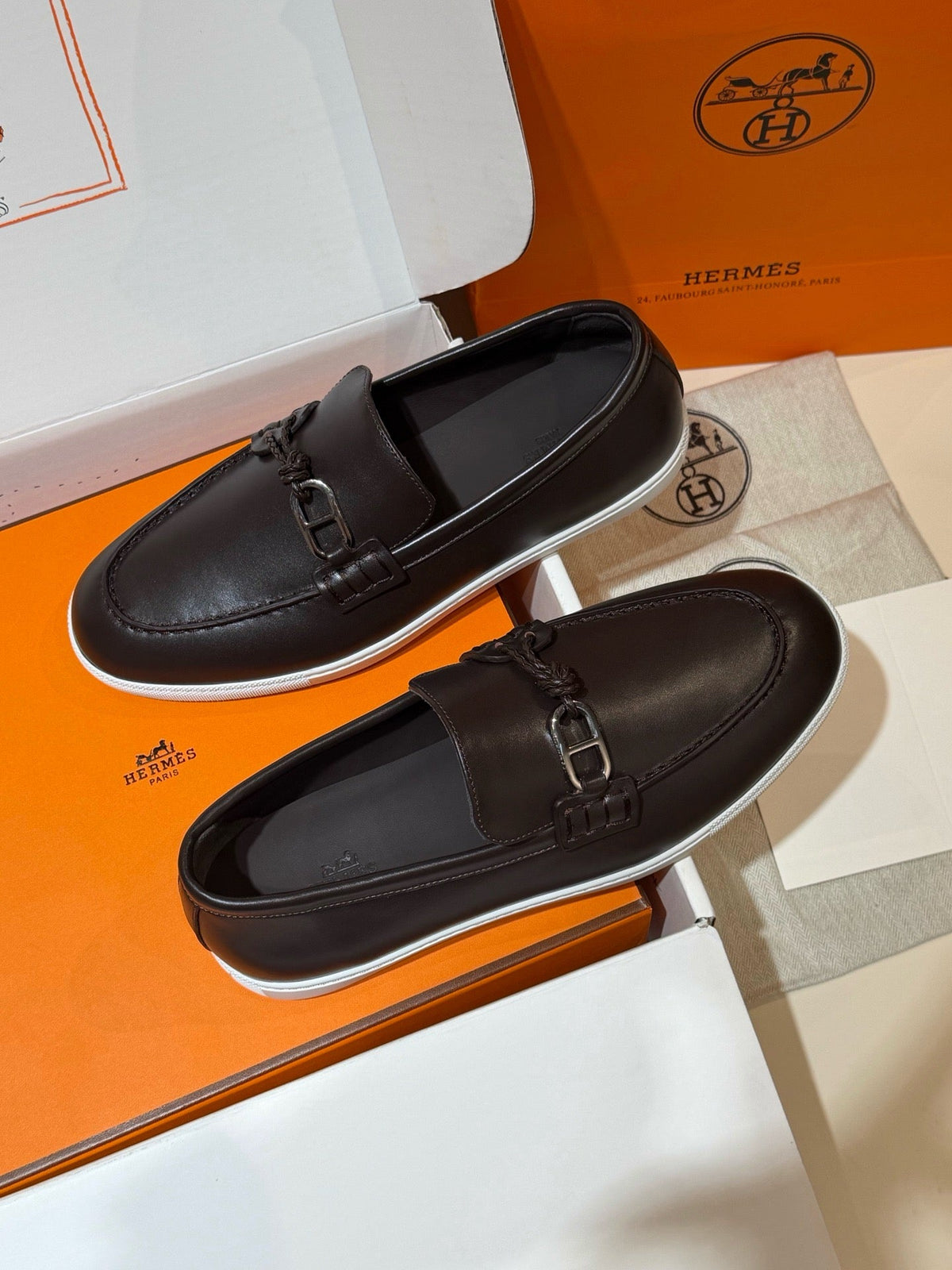 Schwarzer Loafer aus Leder mit Metalldetails – Herren