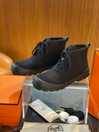 Cremefarbener Leder-Schnürstiefel mit Profilsohle – Herren