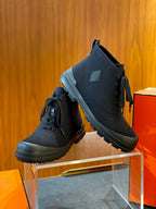 Cremefarbener Leder-Schnürstiefel mit Profilsohle – Herren
