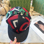 Mehrfarbige Kappe