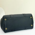 Und Black Tote Bag