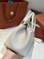 Und Black Tote Bag