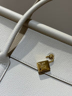Und Black Tote Bag
