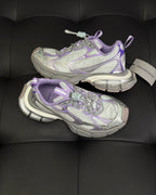 Caged Panel Runner Cremefarbene und rote Sneakers