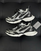 Sneaker mit Paneelen Beige