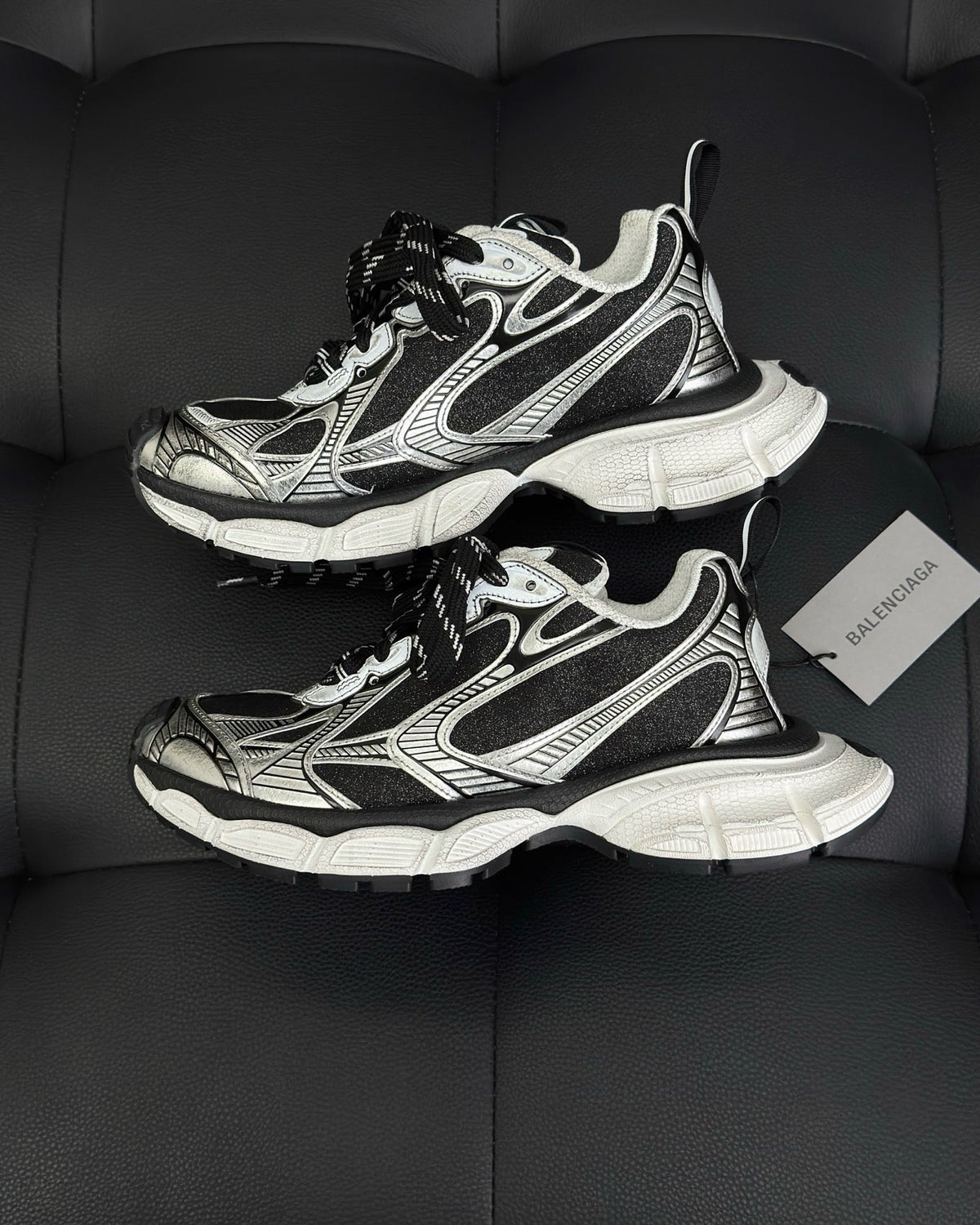 Sneaker mit Paneelen Beige