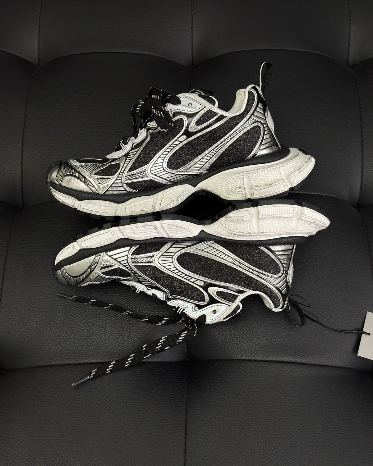 Sneaker mit Paneelen Beige