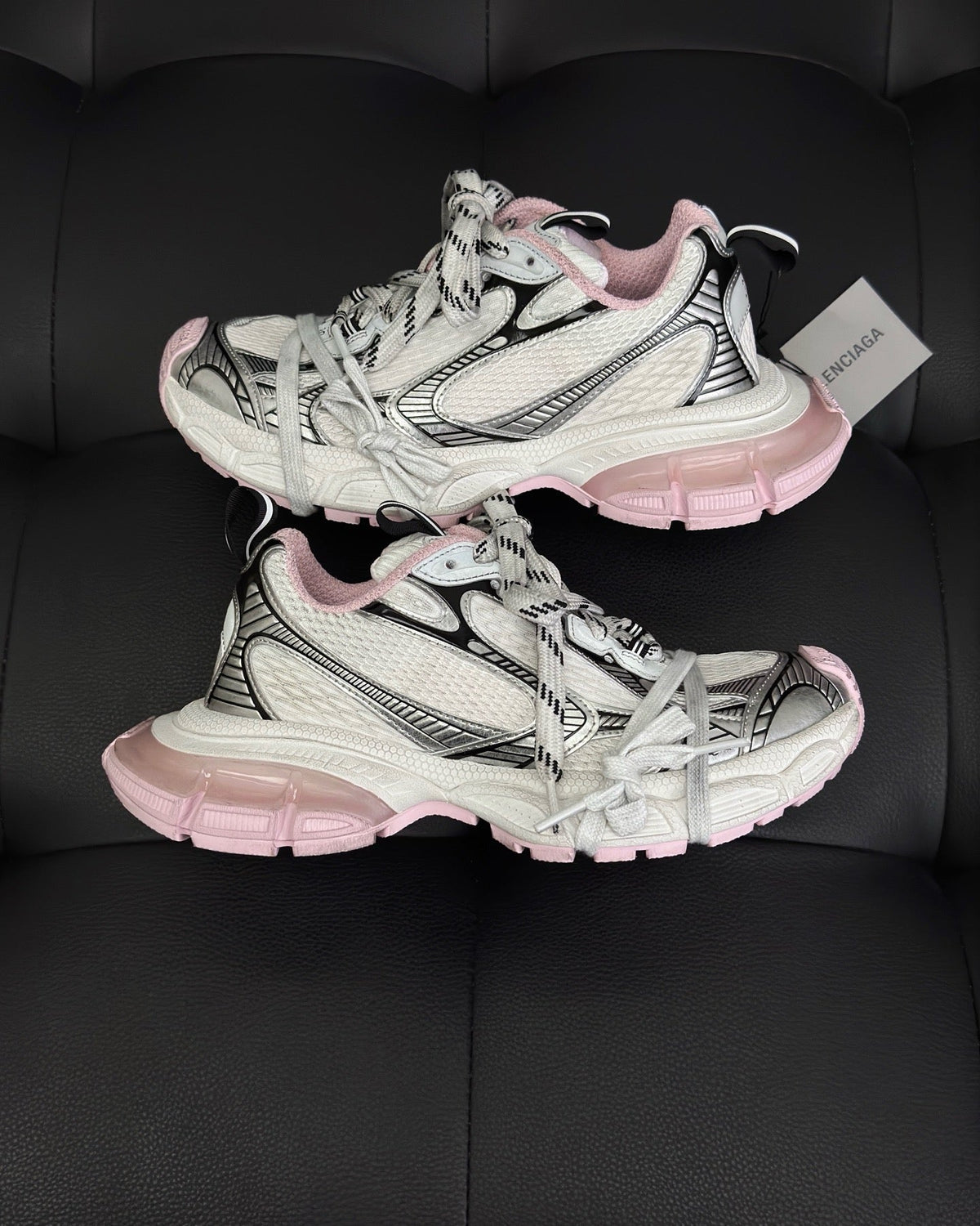 Sneaker mit Paneelen Beige