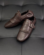 Dunkelbraune und schwarze Mules