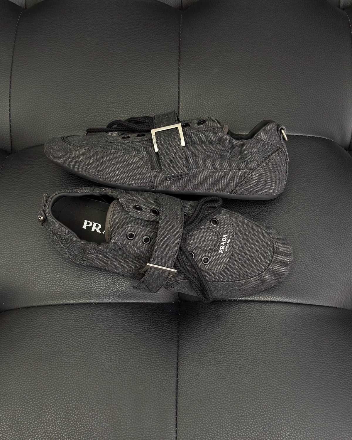 Grauer Wildleder-Monk-Schuh mit doppelter Schnalle - Herren
