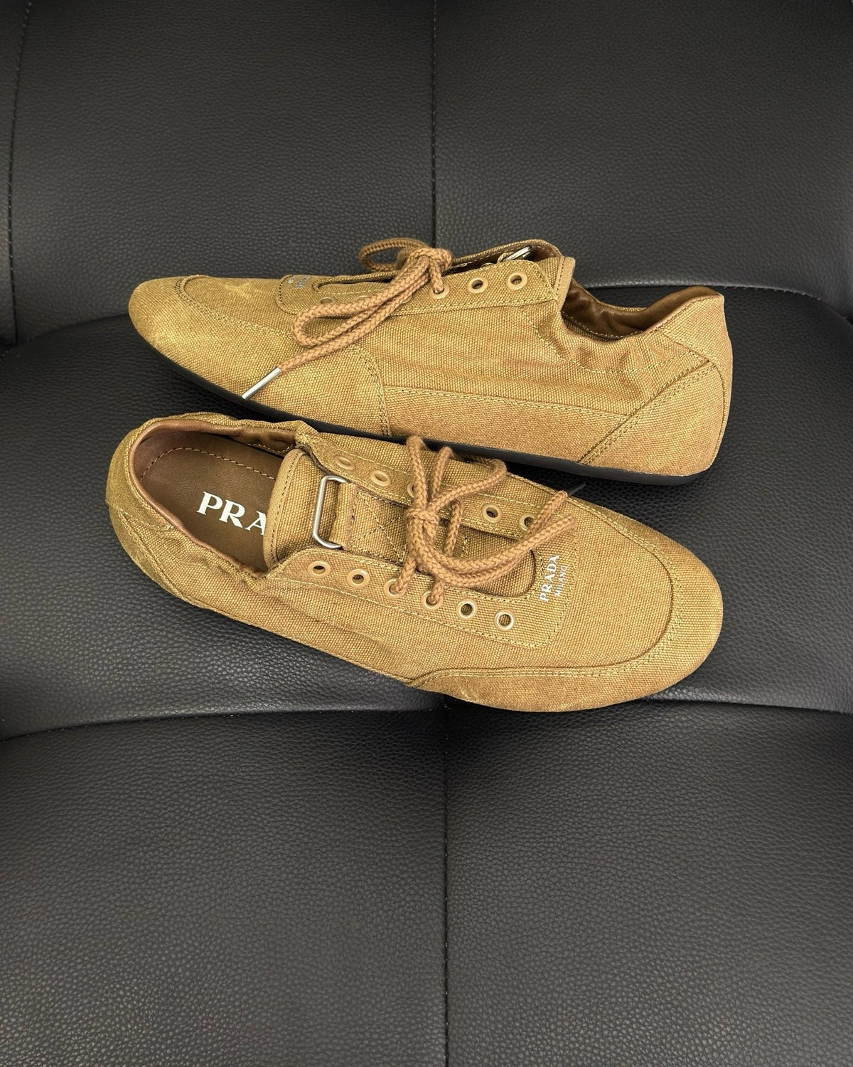 Grauer Wildleder-Monk-Schuh mit doppelter Schnalle - Herren