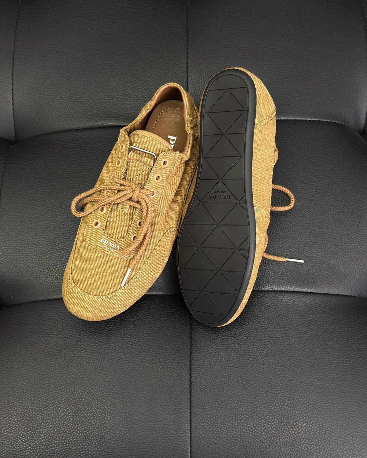 Grauer Wildleder-Monk-Schuh mit doppelter Schnalle - Herren
