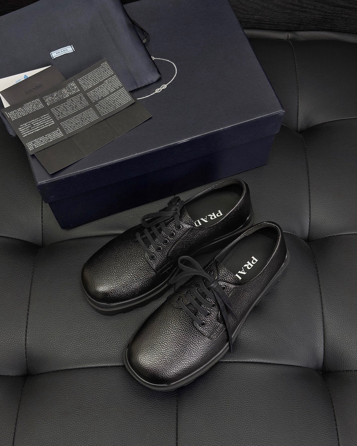 Schwarz-gelbe Derby-Schuhe – Herren