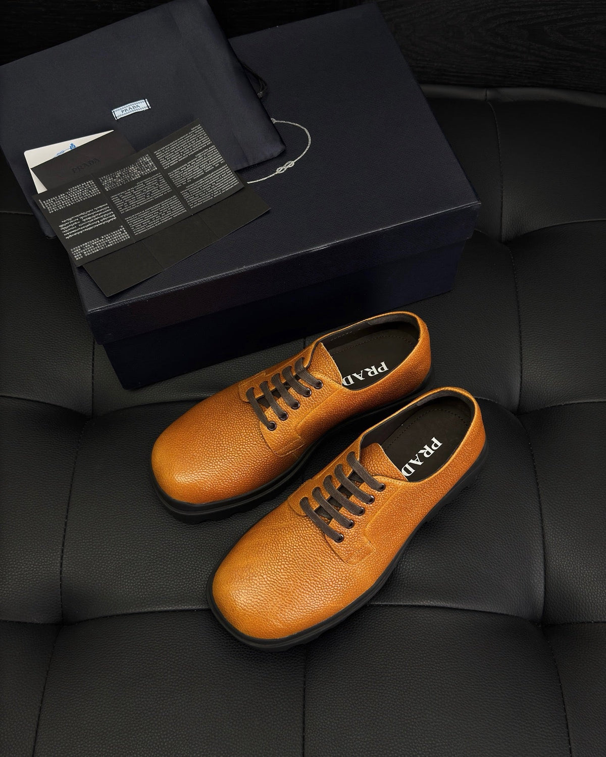 Schwarz-gelbe Derby-Schuhe – Herren
