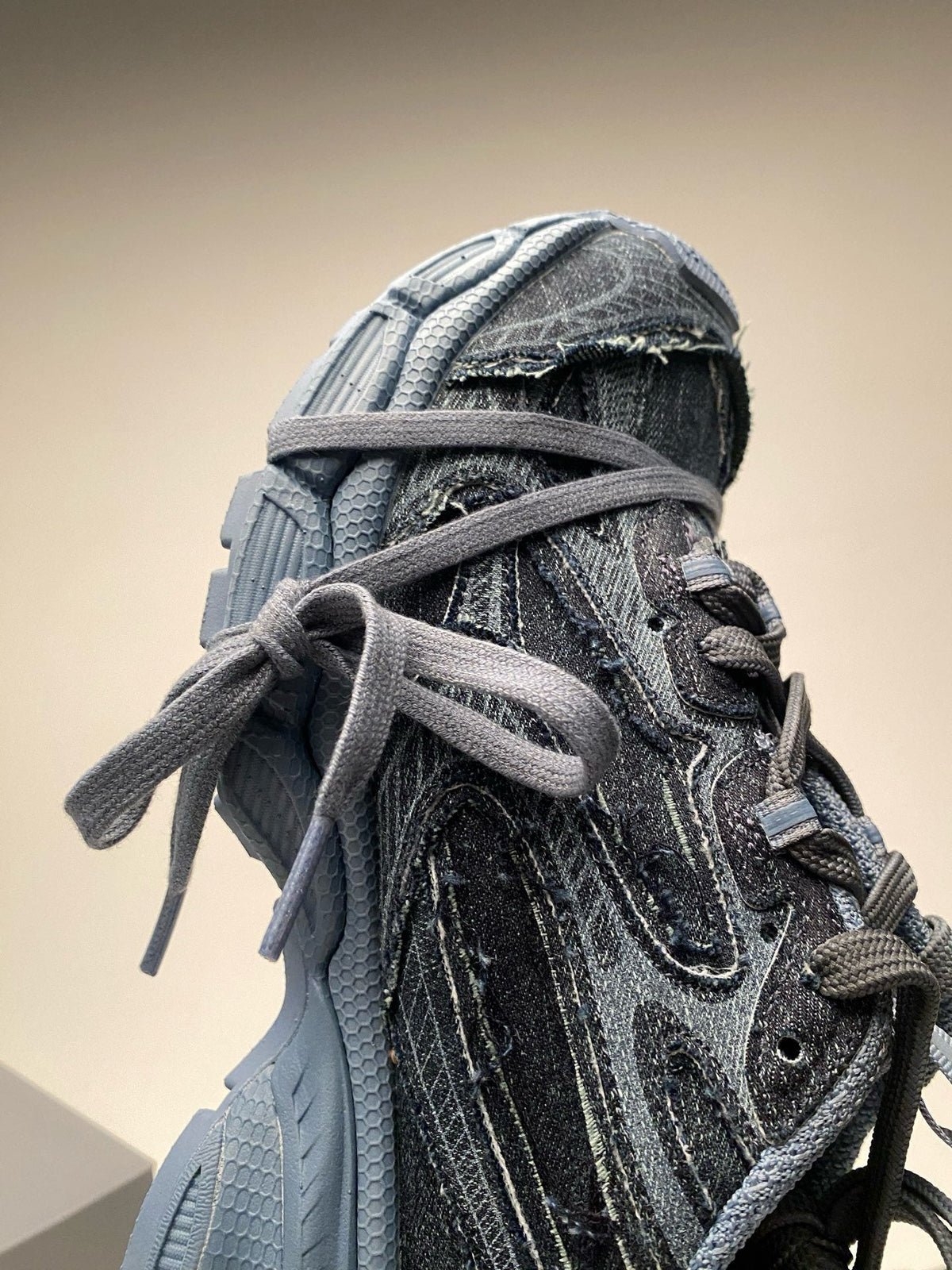 Caged Panel Runner Blue Grey Sneakers