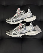 Graffiti-Logo Distressed-Sneaker