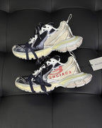 Graffiti-Logo Distressed-Sneaker