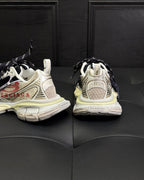 Graffiti-Logo Distressed-Sneaker