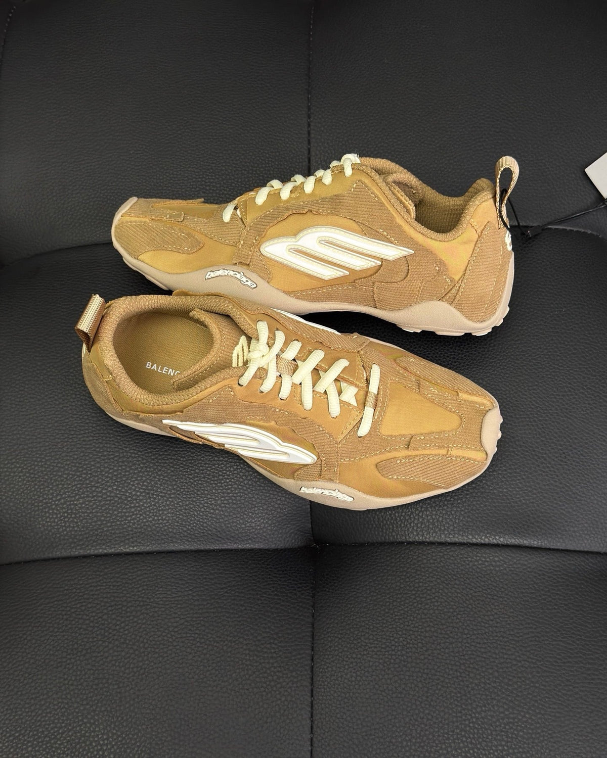 Caged Panel Runner Sage Sneakers