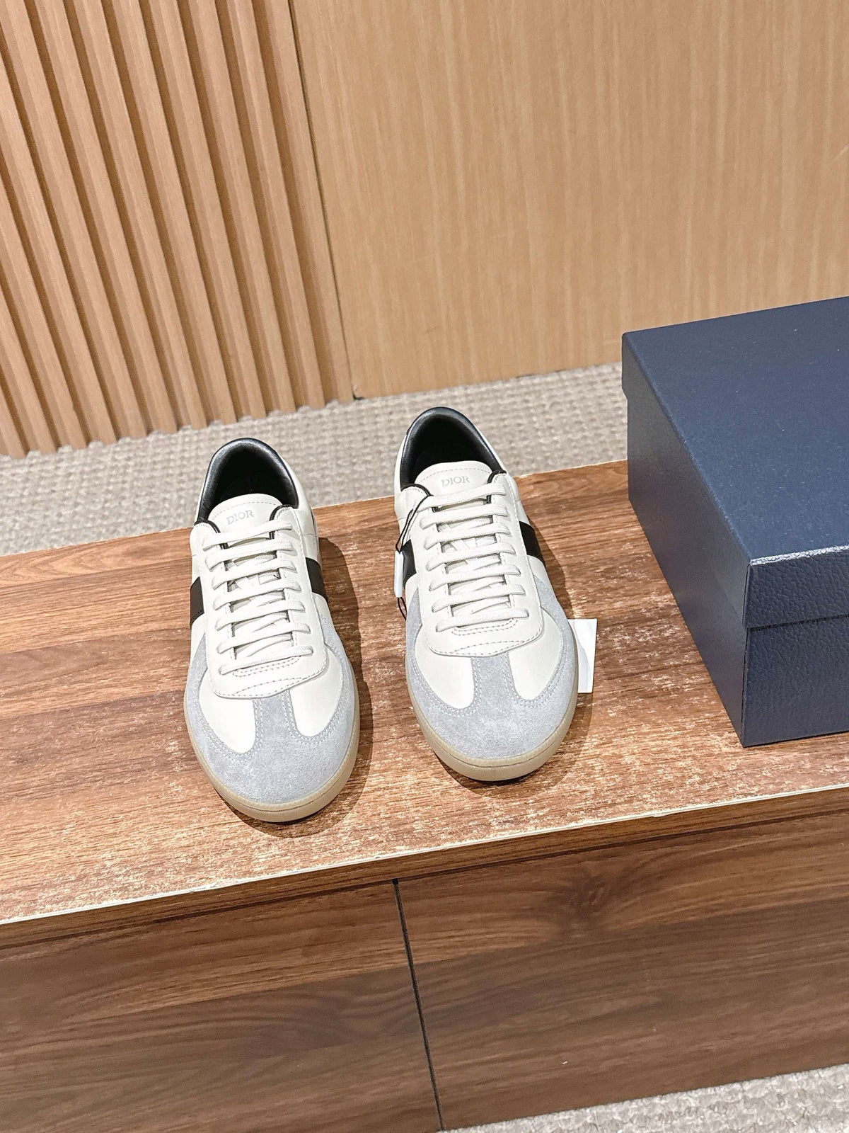 Leather Low-Top White and Black Sneakers - Men's