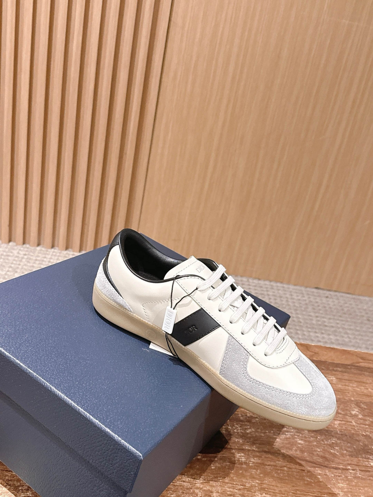 Leather Low-Top White and Black Sneakers - Men's