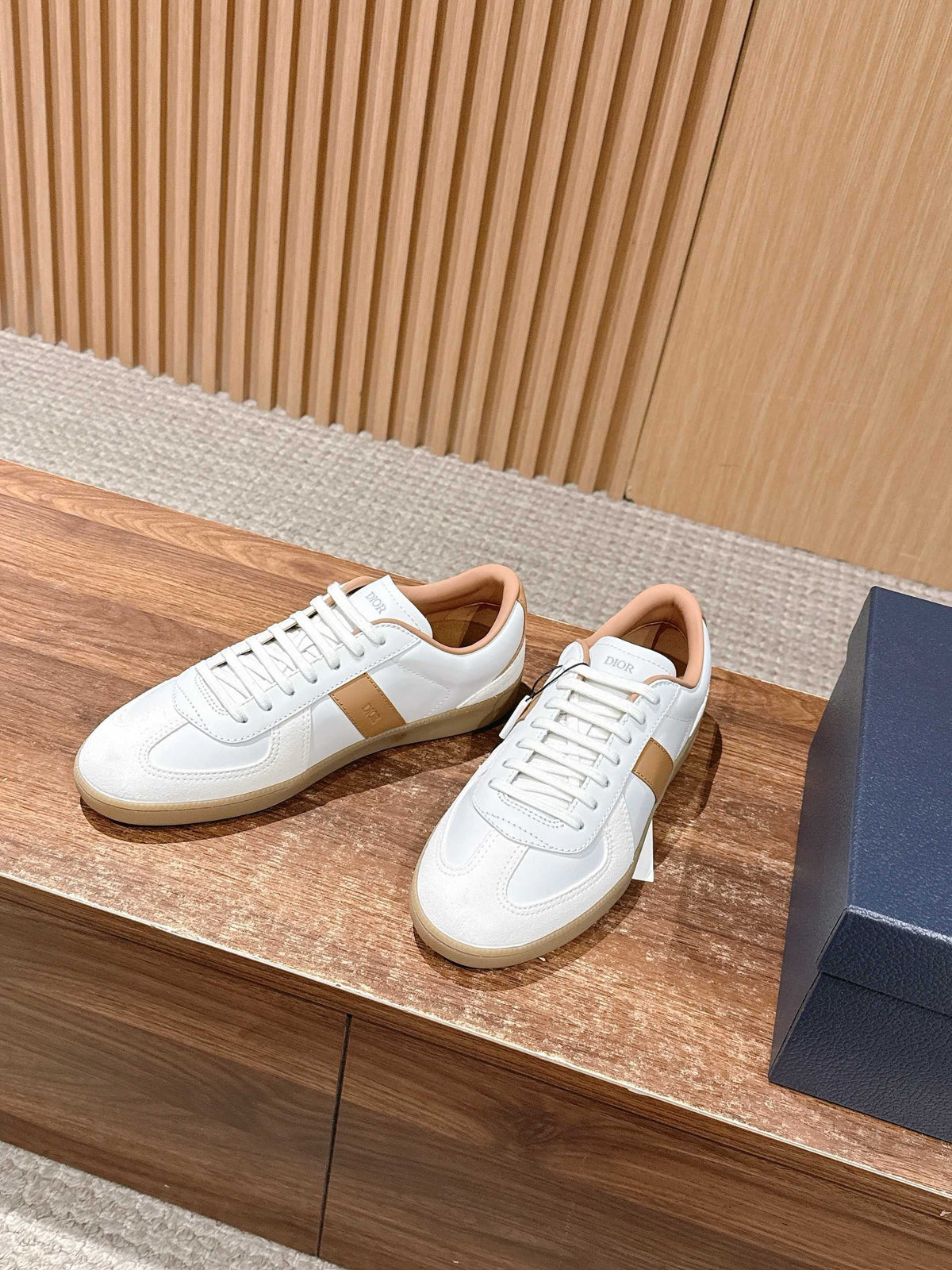 Leather Low-Top White and Black Sneakers - Men's