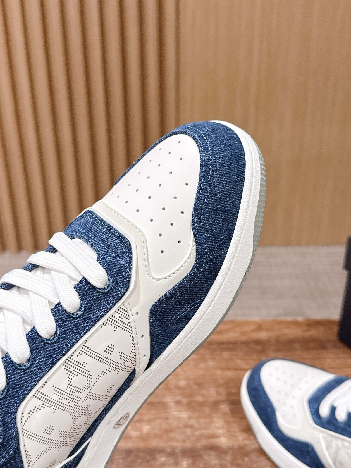Herren-Sneaker aus Leder mit niedrigem Schaft, blau und weiß