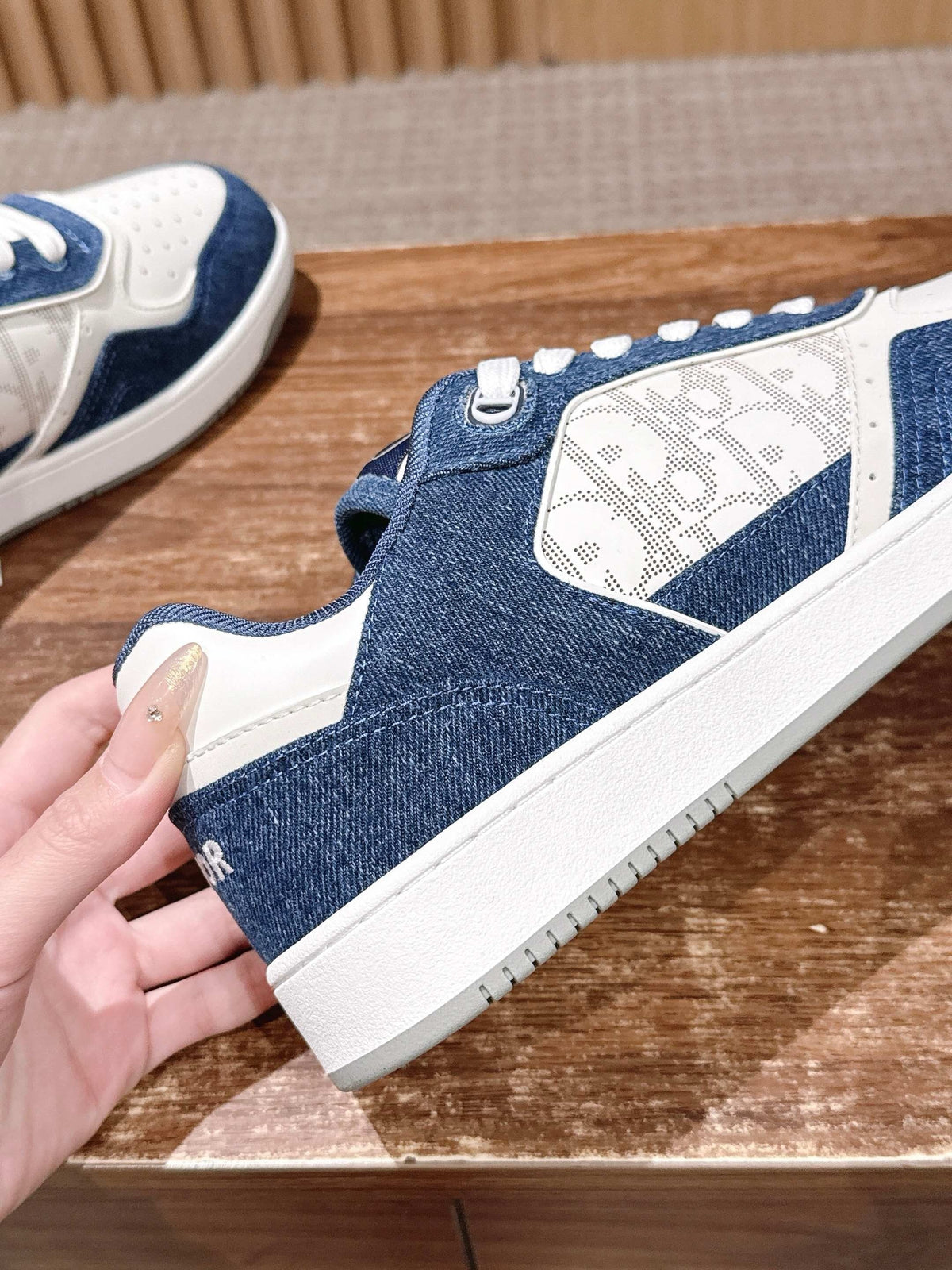 Herren-Sneaker aus Leder mit niedrigem Schaft, blau und weiß